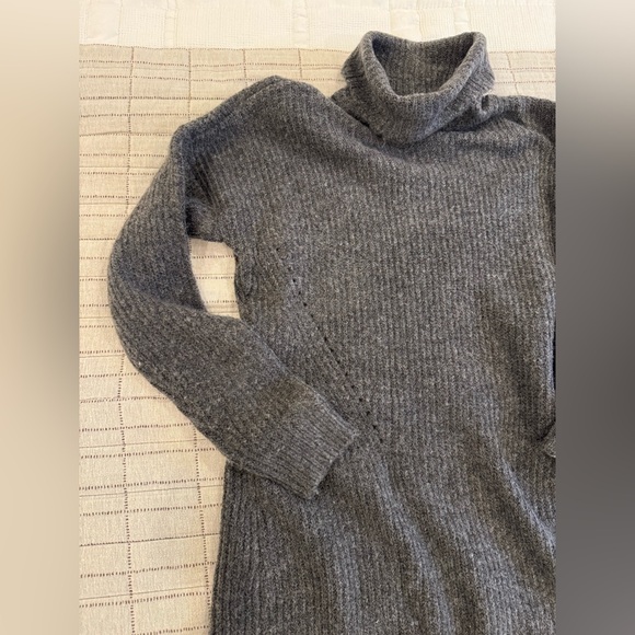 Abercrombie & Fitch Turtleneck Sweater Dress Large - Picture 3 of 4